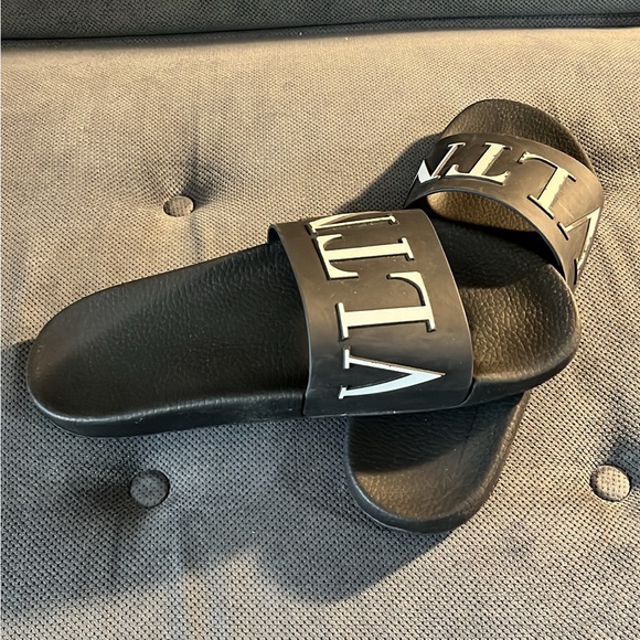 Valentino Flip flops size 43/44. - Picture 1 of 4